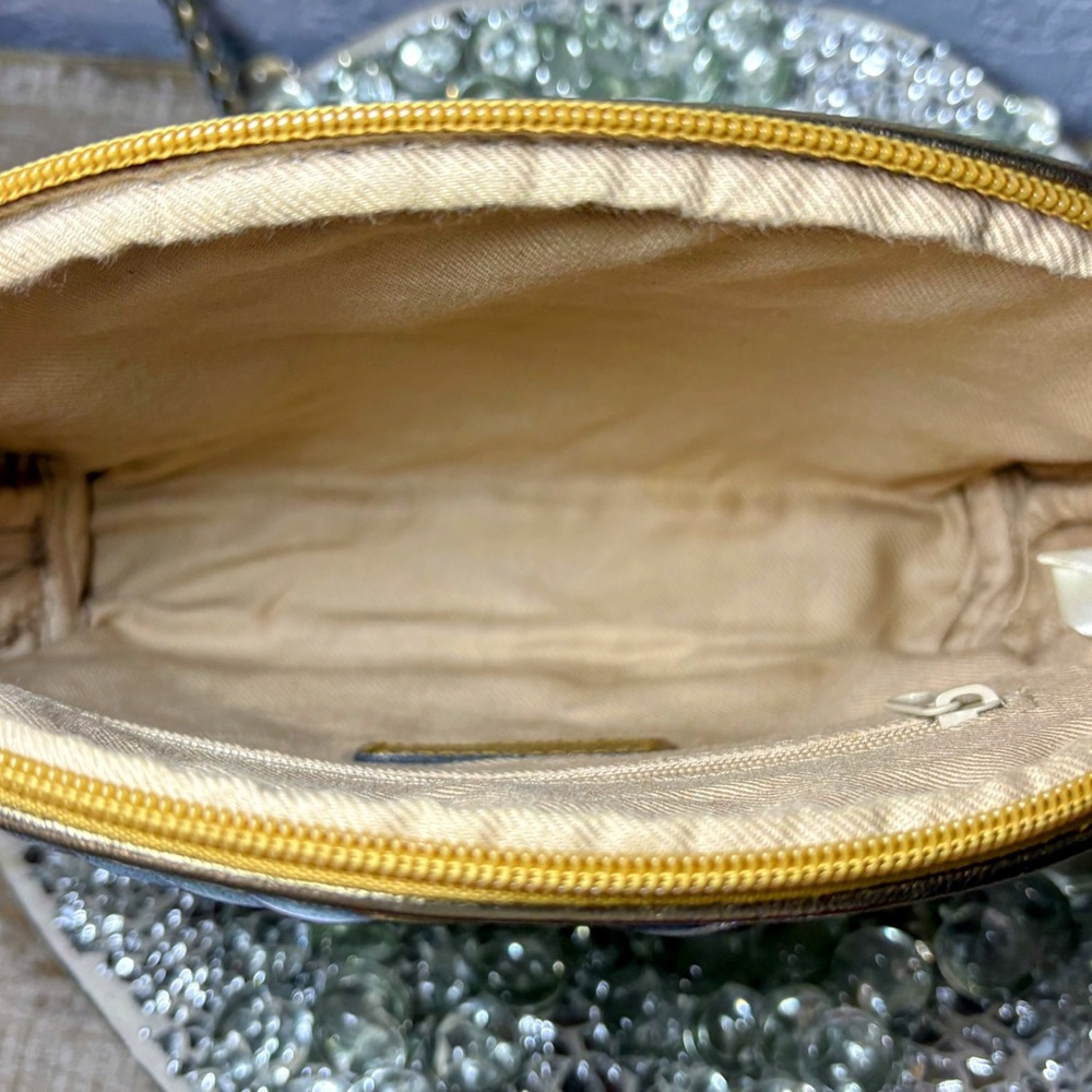 Allen Edwards Elegant Woven Gold and Brown Vegan leather Women's Bag - Picture 7 of 8
